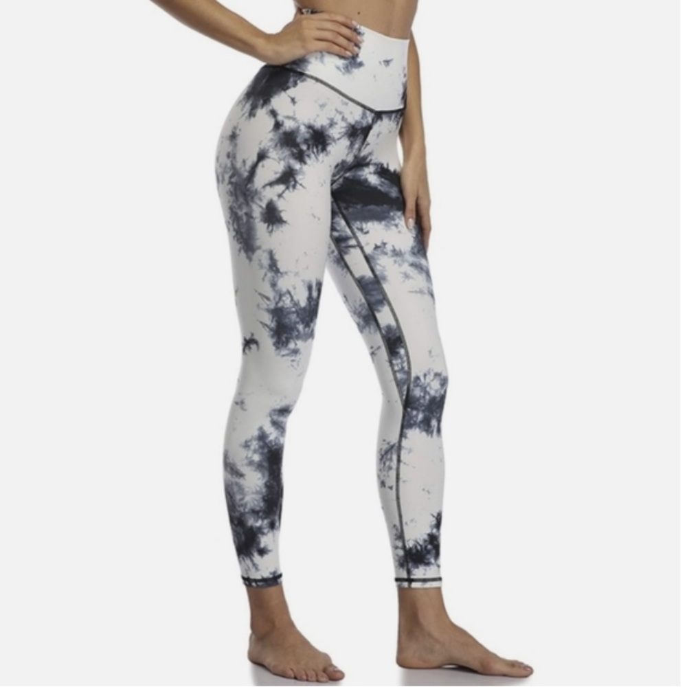 Yanugo Black & White Tie Dye leggings